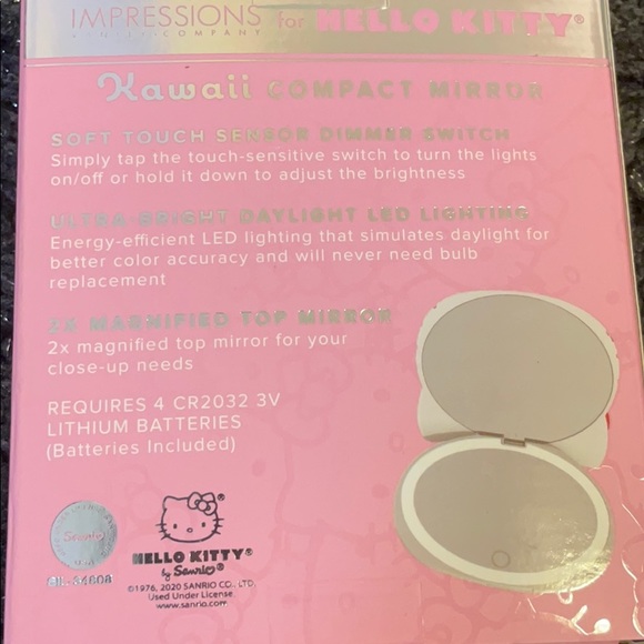 Light-Up Compact Mirror - Picture 2 of 7